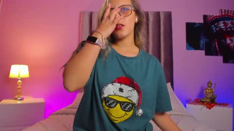 Isabella Rros online show from 12.19.24