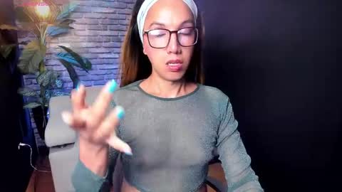 Snapshot of isabella_star_ chatting on 05.10.26 Camila online show from 05.10.26