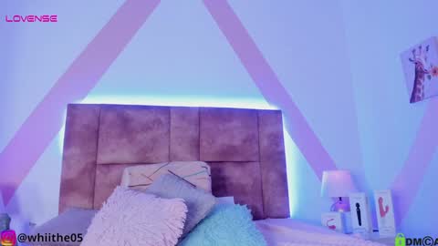 Isabella White online show from 01.16.25