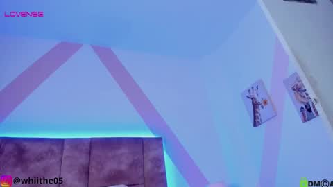 Isabella White online show from 02.07.25