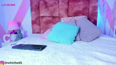 Isabella White online show from 03.06.25