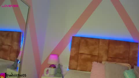 Isabella White online show from 03.08.25