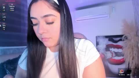 Snapshot of isabellaa23 chatting on 11.30.25 isabellaa23 online show from 11.30.25