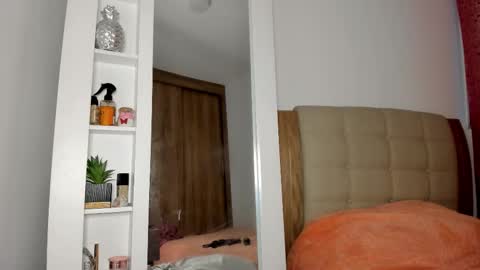 Snapshot of isabellabeker_ chatting on 10.25.25 ISABEL online show from 10.25.25