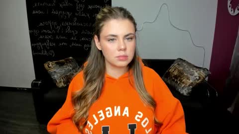 isabellabler online show from 10.21.25