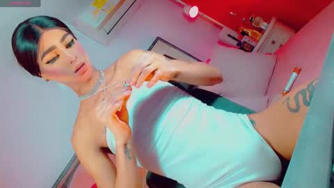 isabellagirs online show from 11.18.25