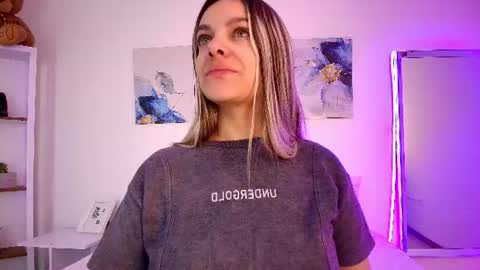 Isabella  online show from 06.15.26