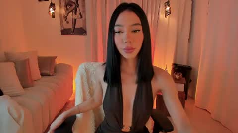 Snapshot of isabellalux_ chatting on 06.22.26 ISABELLA online show from 06.22.26