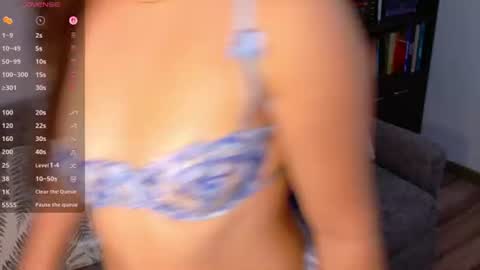 Isabella Monroee online show from 07.04.26