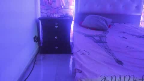 Snapshot of isabellamoons chatting on 03.01.25 Isabella anal squirt latina colombian paisa online show from 03.01.25