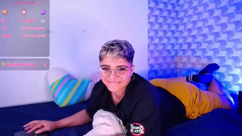 Isabella Mout  online show from 02.02.25