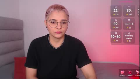 Isabella Mout  online show from 09.14.25