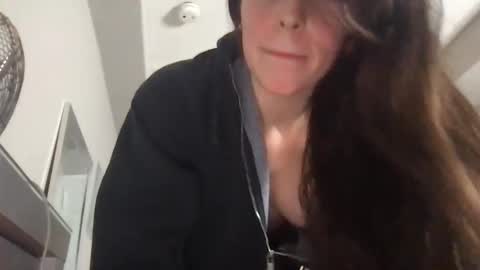 Snapshot of isabellaroseee chatting on 12.16.25 isabellaroseee online show from 12.16.25