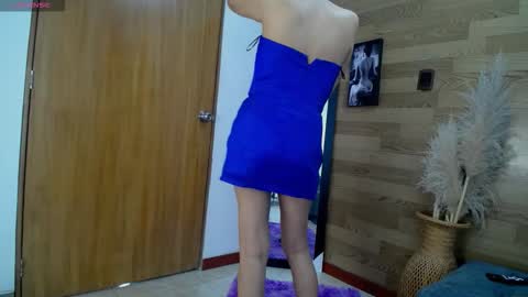 Snapshot of isabelle_hart chatting on 12.16.25 online show from 12.16.25