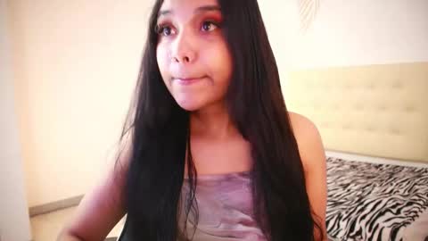 Snapshot of isabelle_lane chatting on 11.22.25 online show from 11.22.25