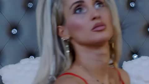 Snapshot of isabelleethan chatting on 02.11.25 IsabelleEthan online show from 02.11.25