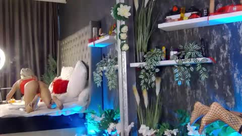 Snapshot of isabelleethan chatting on 02.11.25 IsabelleEthan online show from 02.11.25