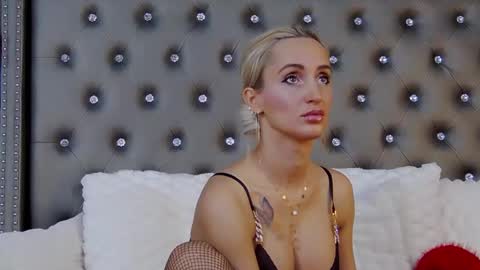 Snapshot of isabelleethan chatting on 02.17.25 IsabelleEthan online show from 02.17.25