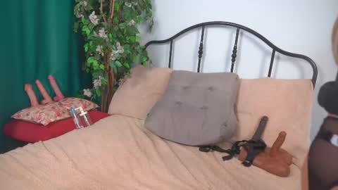 isadoradunkan online show from 07.17.26