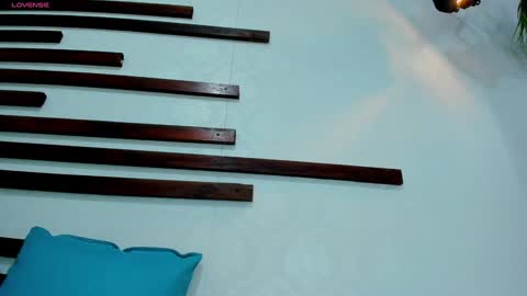 Isa online show from 02.04.25