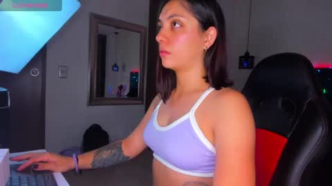 Snapshot of isarogers_dl chatting on 01.16.25 isabel online show from 01.16.25