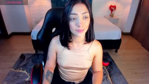 Snapshot of isarogers_dl chatting on 03.08.25 isabel online show from 03.08.25