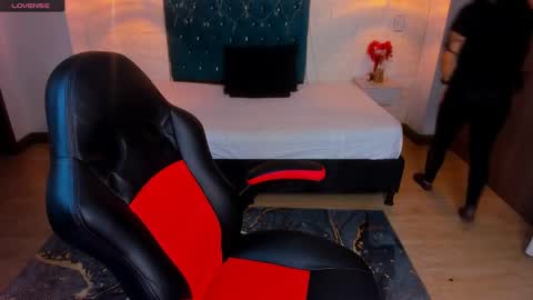 Snapshot of isarogers_dl chatting on 03.12.25 isabel online show from 03.12.25