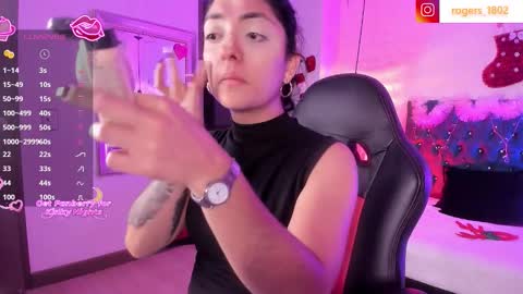 Snapshot of isarogers_dl chatting on 11.28.25 isabel online show from 11.28.25