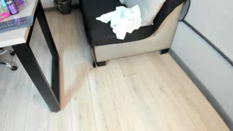 I S A  S AN D E R S  online show from 11.16.25