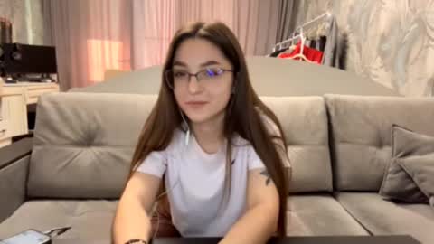 Mona online show from 11.21.25