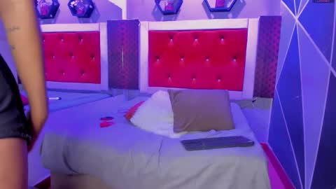 Snapshot of isauramontiel chatting on 12.04.25 Isaura online show from 12.04.25