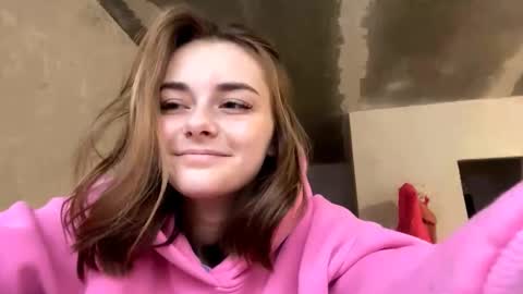 Snapshot of isauratorkelson chatting on 11.12.25 Issa online show from 11.12.25