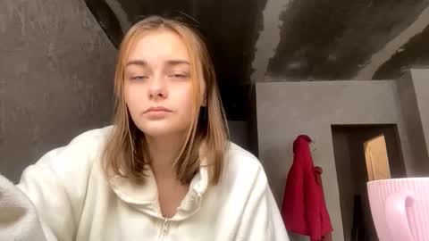 Snapshot of isauratorkelson chatting on 11.16.25 Issa online show from 11.16.25