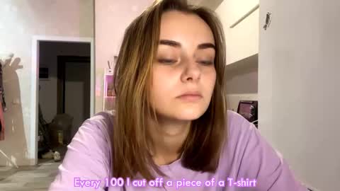 Snapshot of isauratorkelson chatting on 11.30.25 Issa online show from 11.30.25