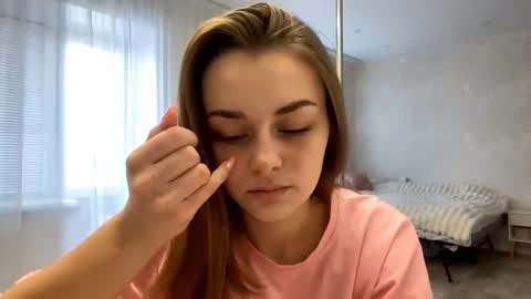 Snapshot of isauratorkelson chatting on 03.04.26 Issa online show from 03.04.26