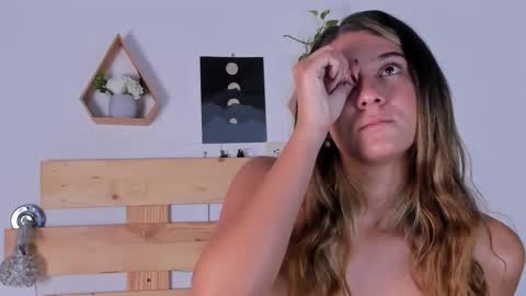 ishabellalopez online show from 12.28.24