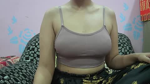 ishika_singh_ online show from 04.25.26