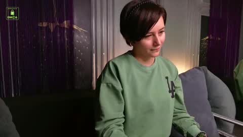 Snapshot of ishtardivine chatting on 10.27.25 Ishtar online show from 10.27.25