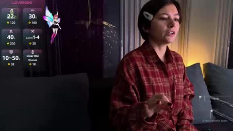 Snapshot of ishtardivine chatting on 11.06.25 Ishtar online show from 11.06.25