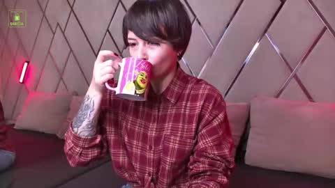 Snapshot of ishtardivine chatting on 11.09.25 Ishtar online show from 11.09.25