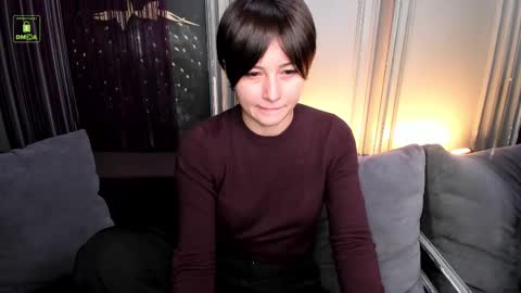 Snapshot of ishtardivine chatting on 11.17.25 Ishtar online show from 11.17.25