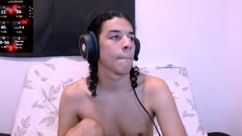 Snapshot of isidroglasc chatting on 07.26.26 Isidro online show from 07.26.26