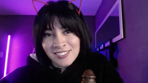 Snapshot of isis_diosa chatting on 02.19.25 Ana Maria online show from 02.19.25