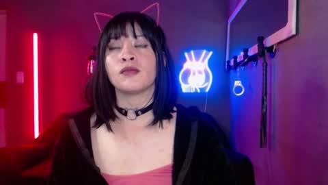 Snapshot of isis_diosa chatting on 10.02.25 Ana Maria online show from 10.02.25