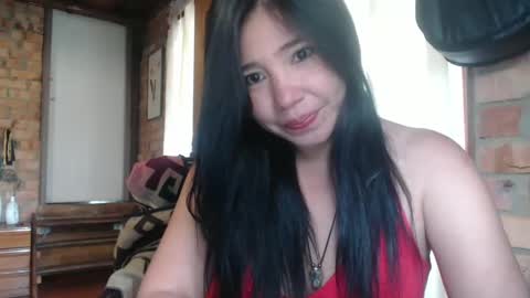 Snapshot of isis_moon88 chatting on 10.17.25 isis online show from 10.17.25