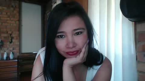 Snapshot of isis_moon88 chatting on 10.21.25 isis online show from 10.21.25