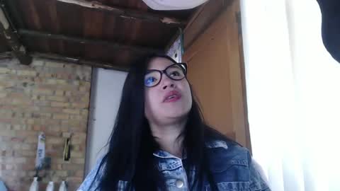 Snapshot of isis_moon88 chatting on 10.24.25 isis online show from 10.24.25