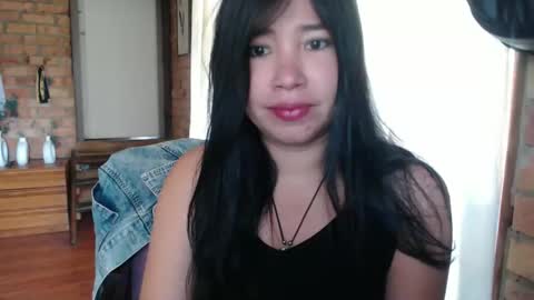 Snapshot of isis_moon88 chatting on 10.29.25 isis online show from 10.29.25