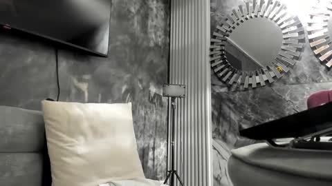 Snapshot of isisblakee chatting on 09.20.25 Isis online show from 09.20.25