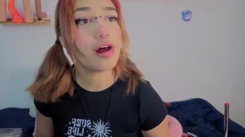 Isisjones18 online show from 10.30.25